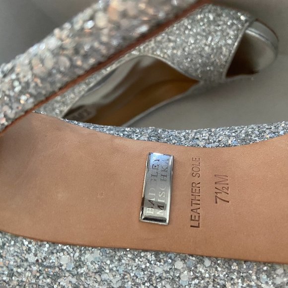 Badgley Mischka Women's Kassidy Platform Pump - Picture 5 of 7